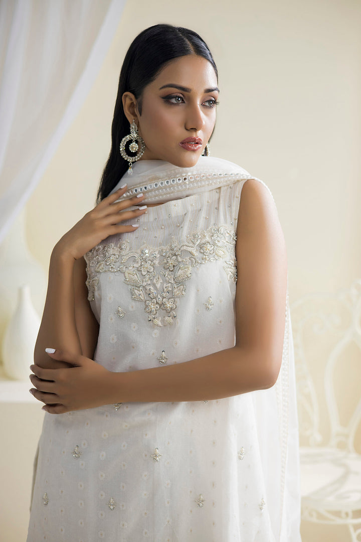 Farhat Jahan | Luxury Pret | Chloe - Hoorain Designer Wear - Pakistani Ladies Branded Stitched Clothes in United Kingdom, United states, CA and Australia