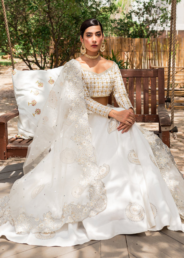 Sadaf Fawad Khan | Zinnia Festive Formals | Aynur - Hoorain Designer Wear - Pakistani Ladies Branded Stitched Clothes in United Kingdom, United states, CA and Australia