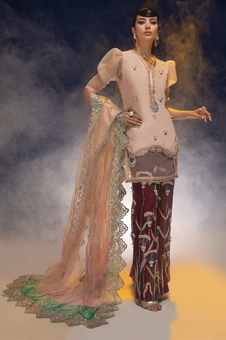 Haute Form | Luxury Pret | IN BLOOM - Hoorain Designer Wear - Pakistani Ladies Branded Stitched Clothes in United Kingdom, United states, CA and Australia