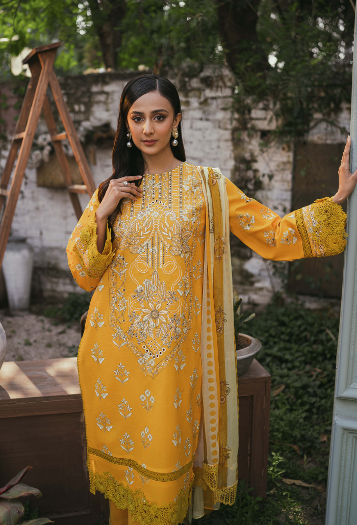 Humdum | Gardenia Lawn | D05 - Hoorain Designer Wear - Pakistani Ladies Branded Stitched Clothes in United Kingdom, United states, CA and Australia
