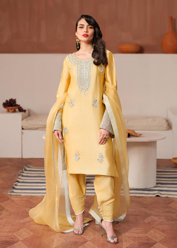 Mahum Asad | Raising The Bar | Bombshell - Hoorain Designer Wear - Pakistani Ladies Branded Stitched Clothes in United Kingdom, United states, CA and Australia