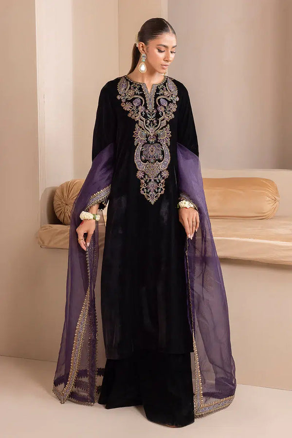 Baroque | Jahanara Luxury Velvet 23 | UF-426 - Hoorain Designer Wear - Pakistani Ladies Branded Stitched Clothes in United Kingdom, United states, CA and Australia