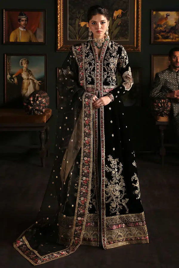 Mushq | Niloufer Velvet Edit 23 | Pari - Hoorain Designer Wear - Pakistani Ladies Branded Stitched Clothes in United Kingdom, United states, CA and Australia