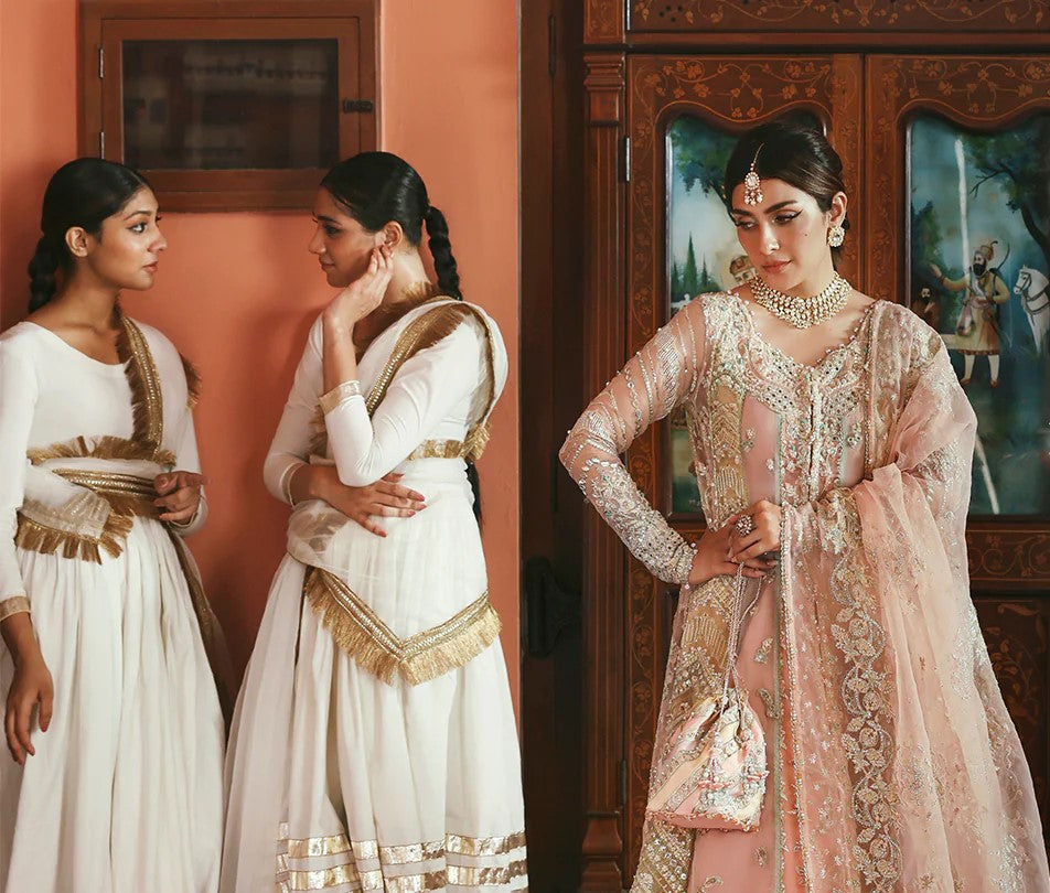 Bridal Party Outfits UK: Coordinated Looks Without Looking Too Matched