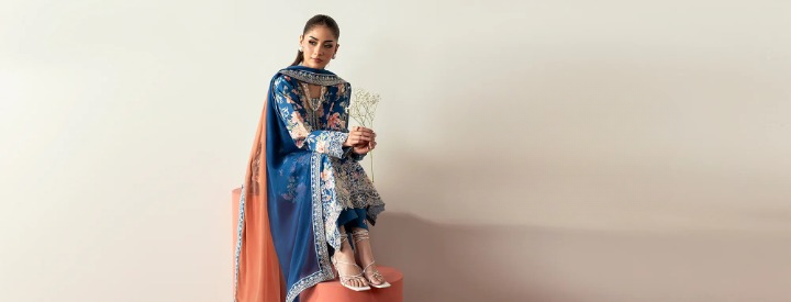 How to Dress When It's Hot Outside and Freezing Inside the Office