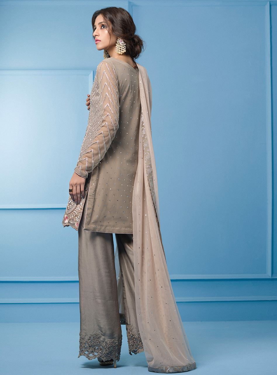 Zainab Chottani | Semi Formals | GREIGE AND PINK