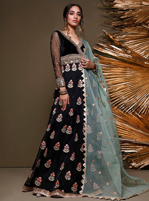 Zainab Chottani | Semi Formals | PERIDOT JET