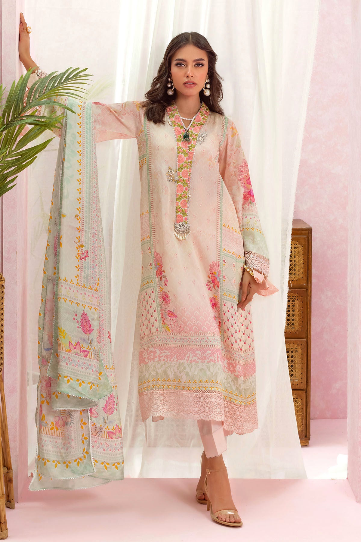 Annus Abrar | Luxe Silk Pret | SYLVIE