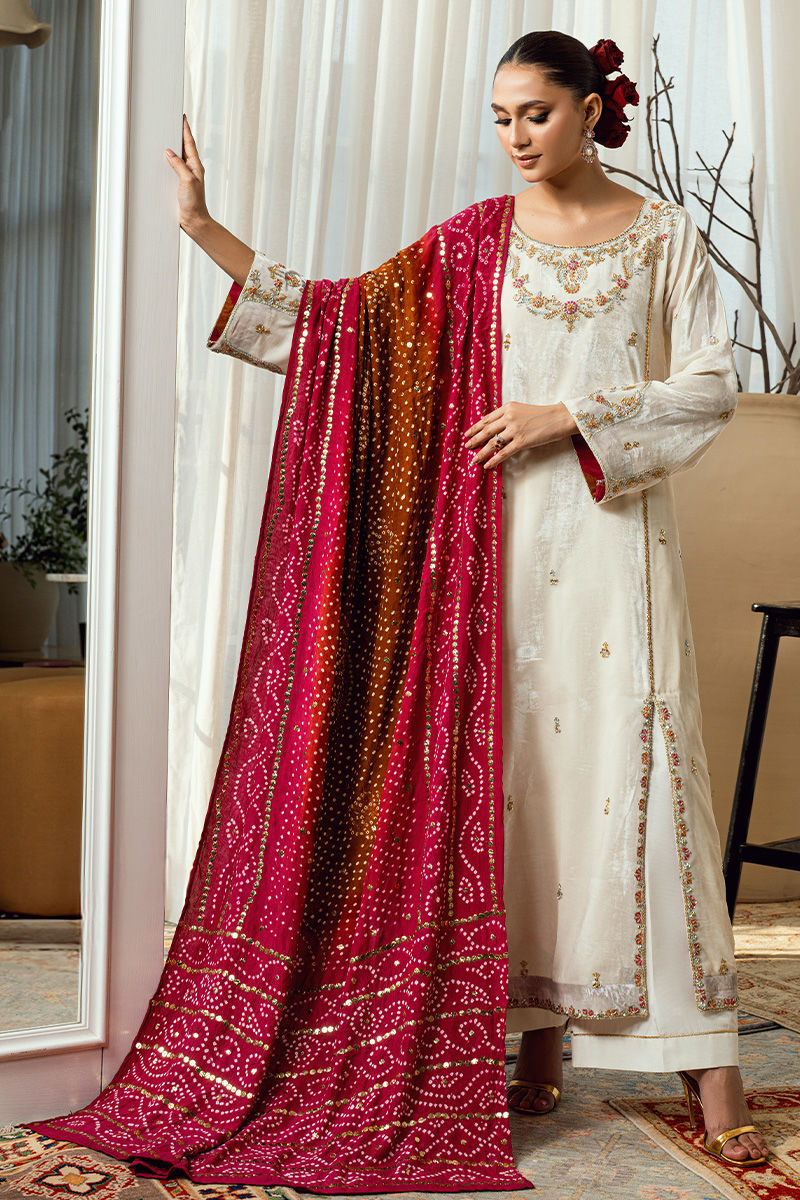 Fatima Khan | Warm Whisper Velvet 25 | Golden Grace