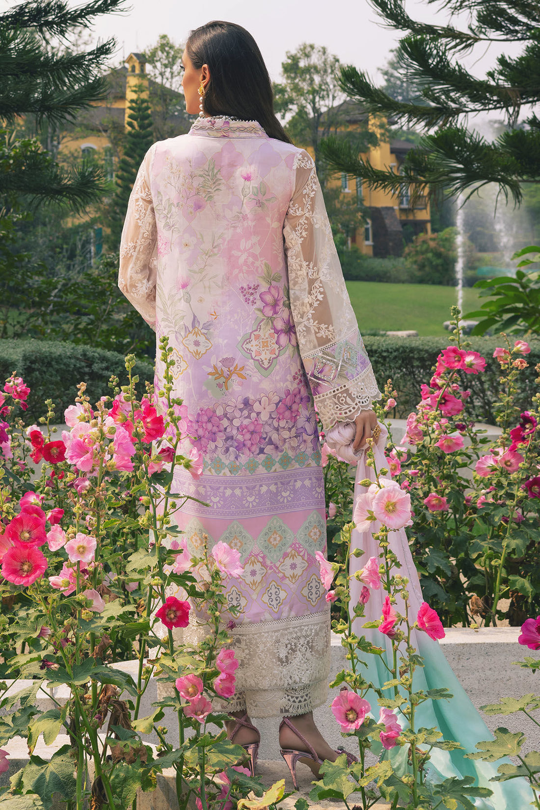 Annus Abrar | Luxe Silk Pret | LARISA