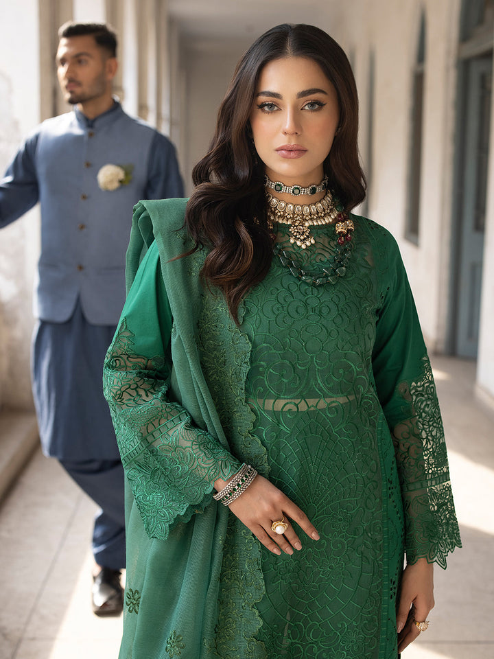 Mahnur | Mahrukh Luxury Lawn 24 | EMERALD - Hoorain Designer Wear - Pakistani Ladies Branded Stitched Clothes in United Kingdom, United states, CA and Australia