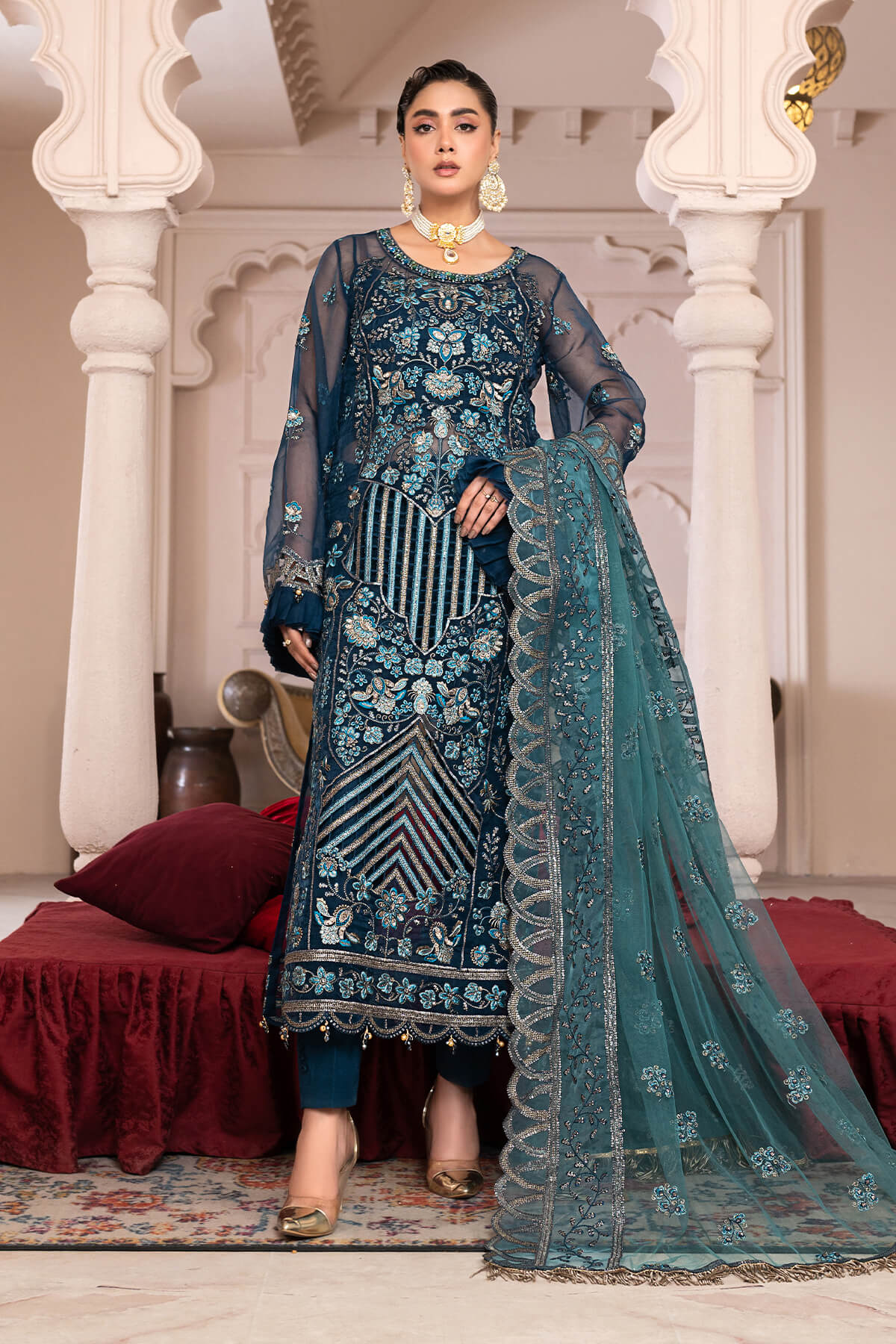 Janique | Luxury Collection 24 | D-002 Blue Contour