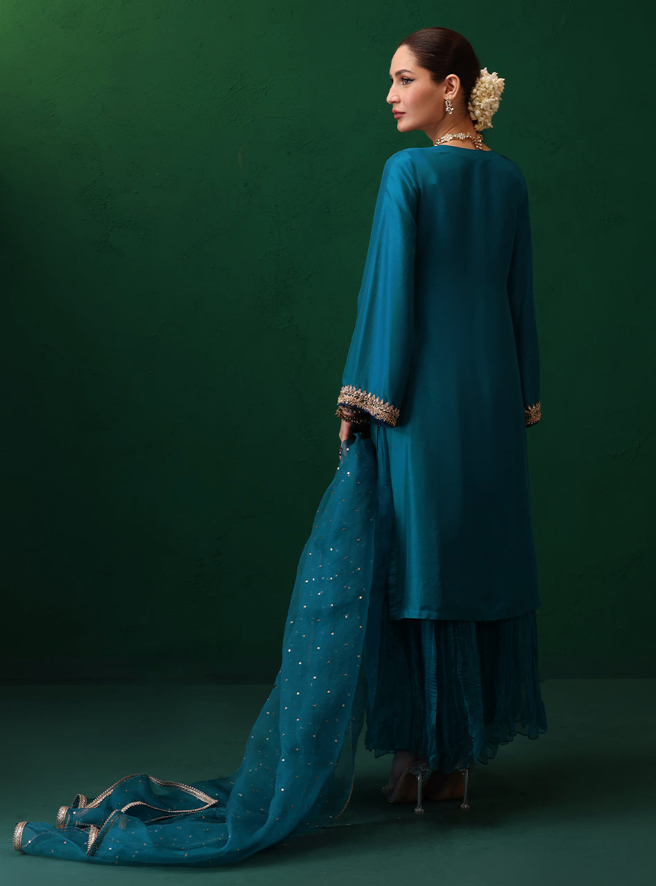 Zainab Chottani | Semi Formals | DERYA