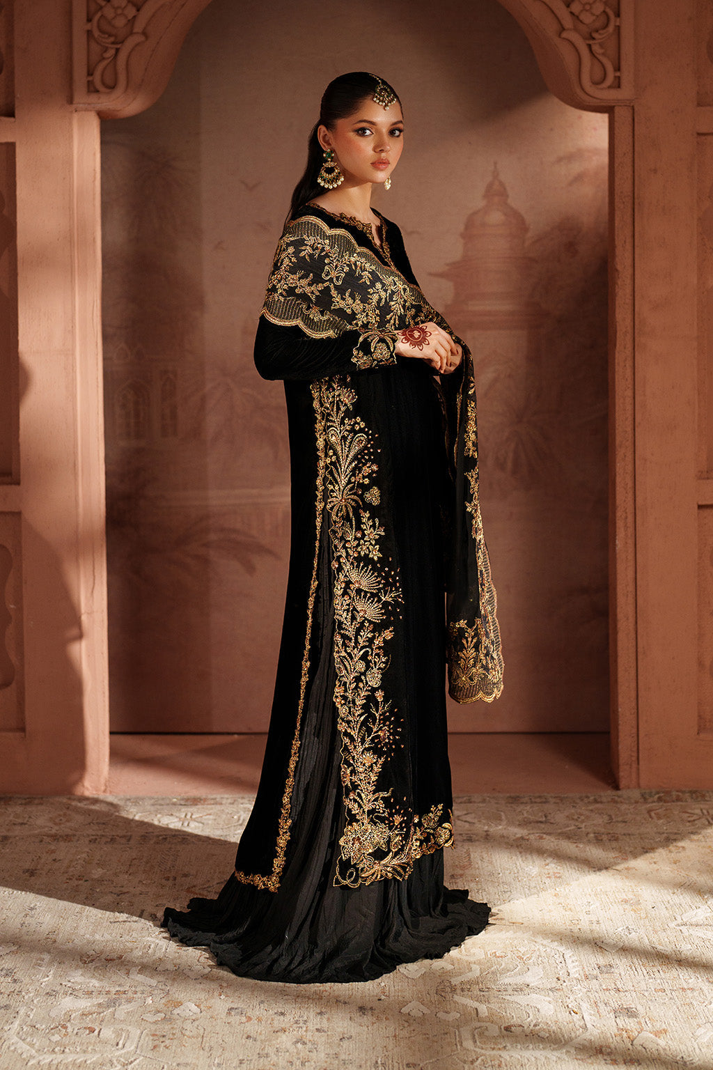 Iznik | Velvet 25 | IV-62 Embroidered Velvet
