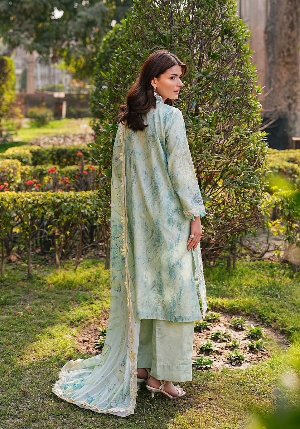 Zarqash | Luxe Lawn 26 | ZQL001