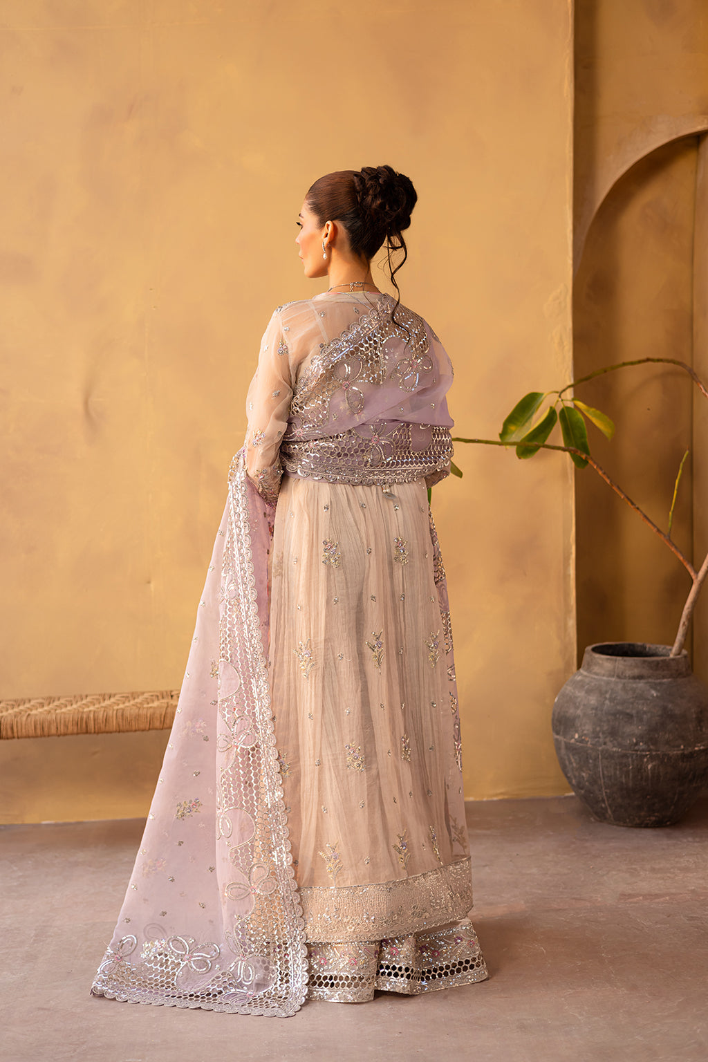 Emaan Adeel I Regalia Luxury Formals I LUNARA