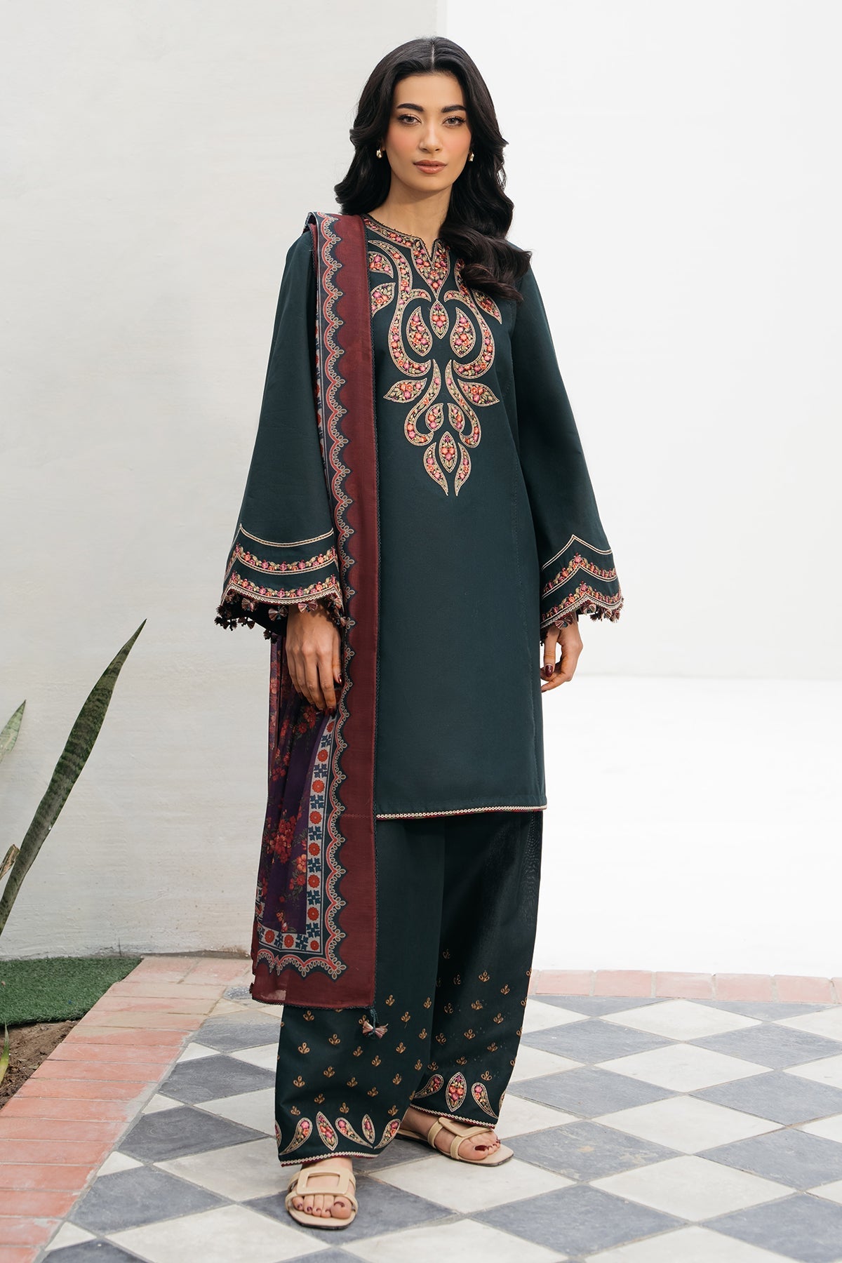 Jazmin | Summer Lawn 25 | USE-9181