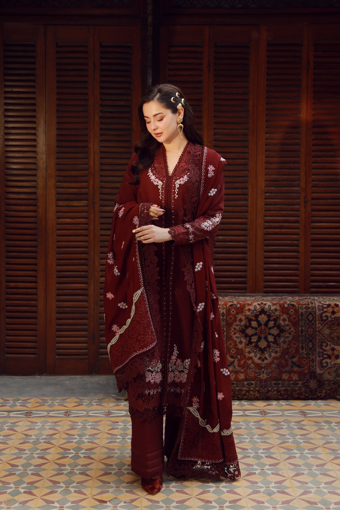 Maryam Hussain | Winter Shawl 25 | Taali