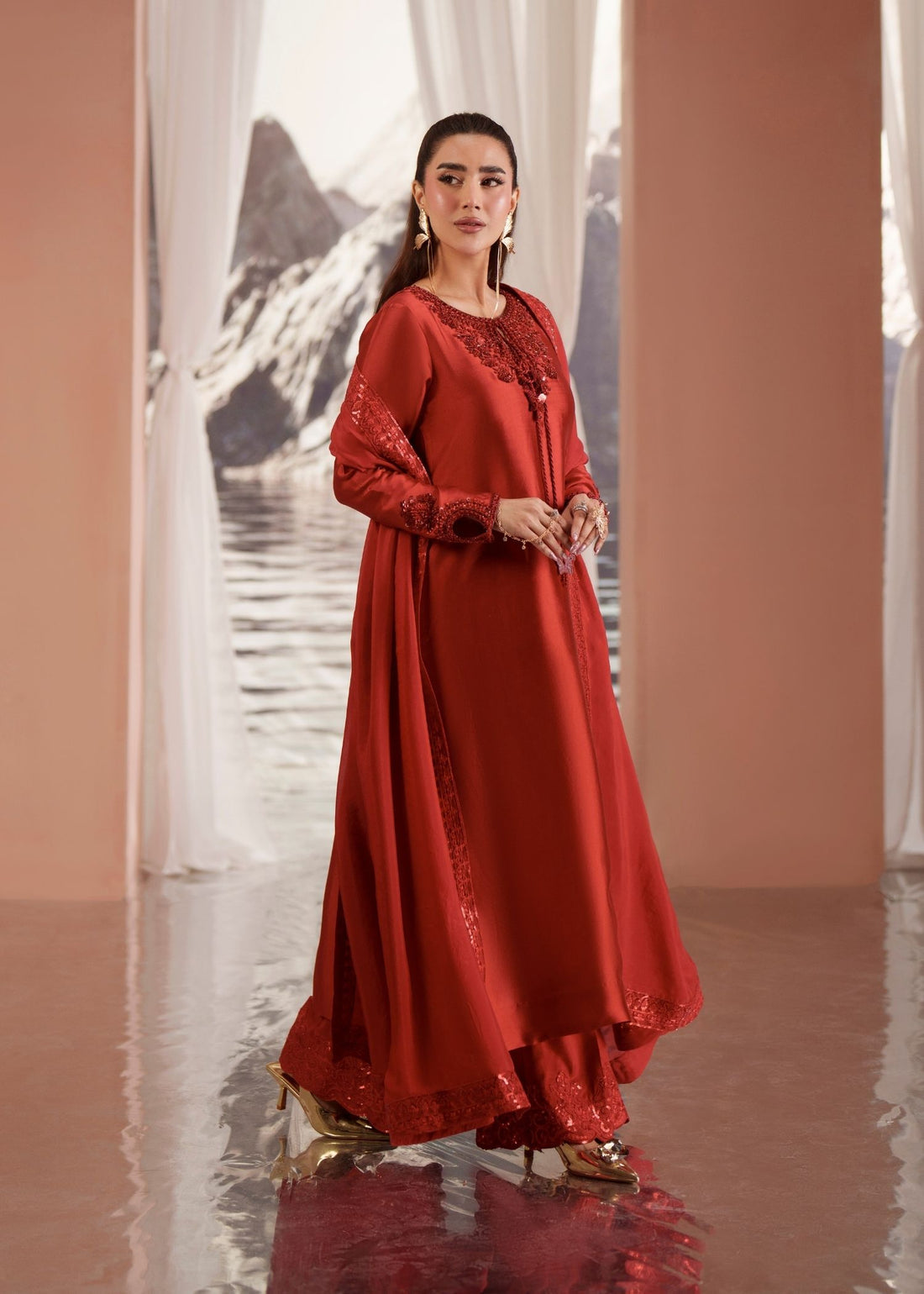 Mehak Yaqoob | Enchante Luxe Edit | Rosin