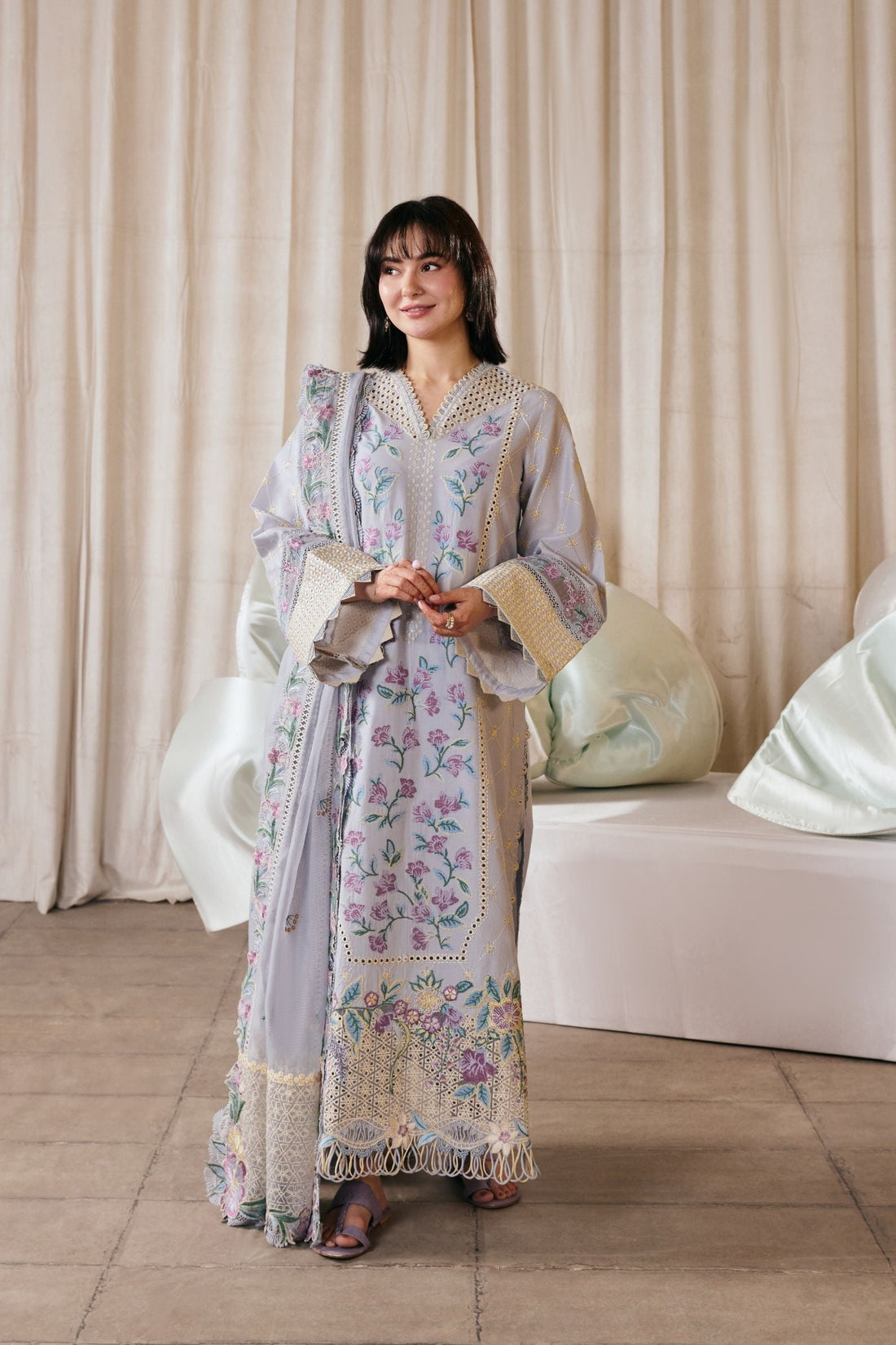 Maryam Hussain | Luxury Lawn 26 Vol 2 | Pari