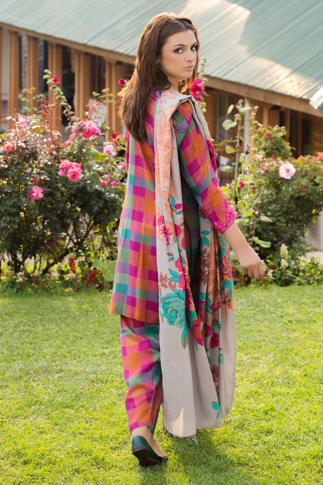 Charizma | Aniiq Embroidered Collection | STAPLE SHAWL ANW4-10