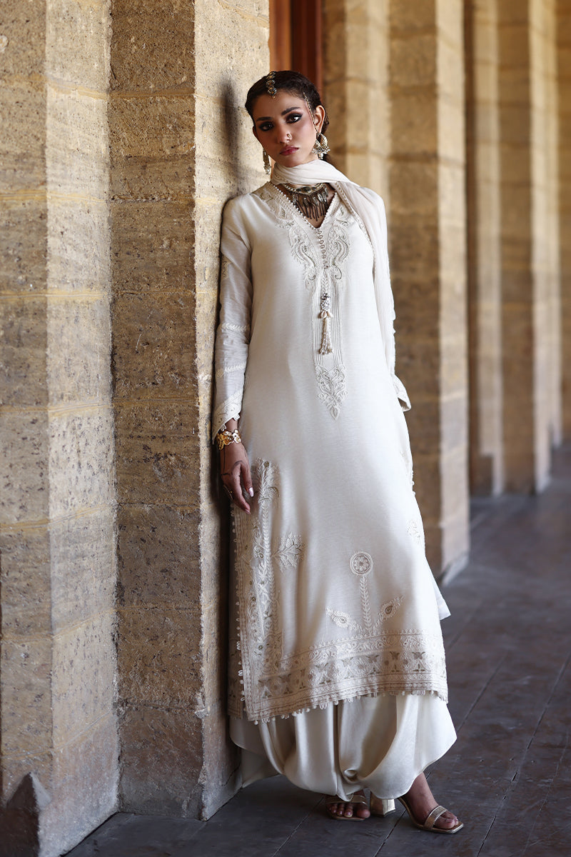 vintage silk wedding dress Vintage Silk Vera Wang Gown - L/US 12/14