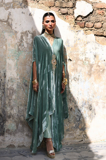 Wardha Saleem | Pure Velvet 25 |Kyra