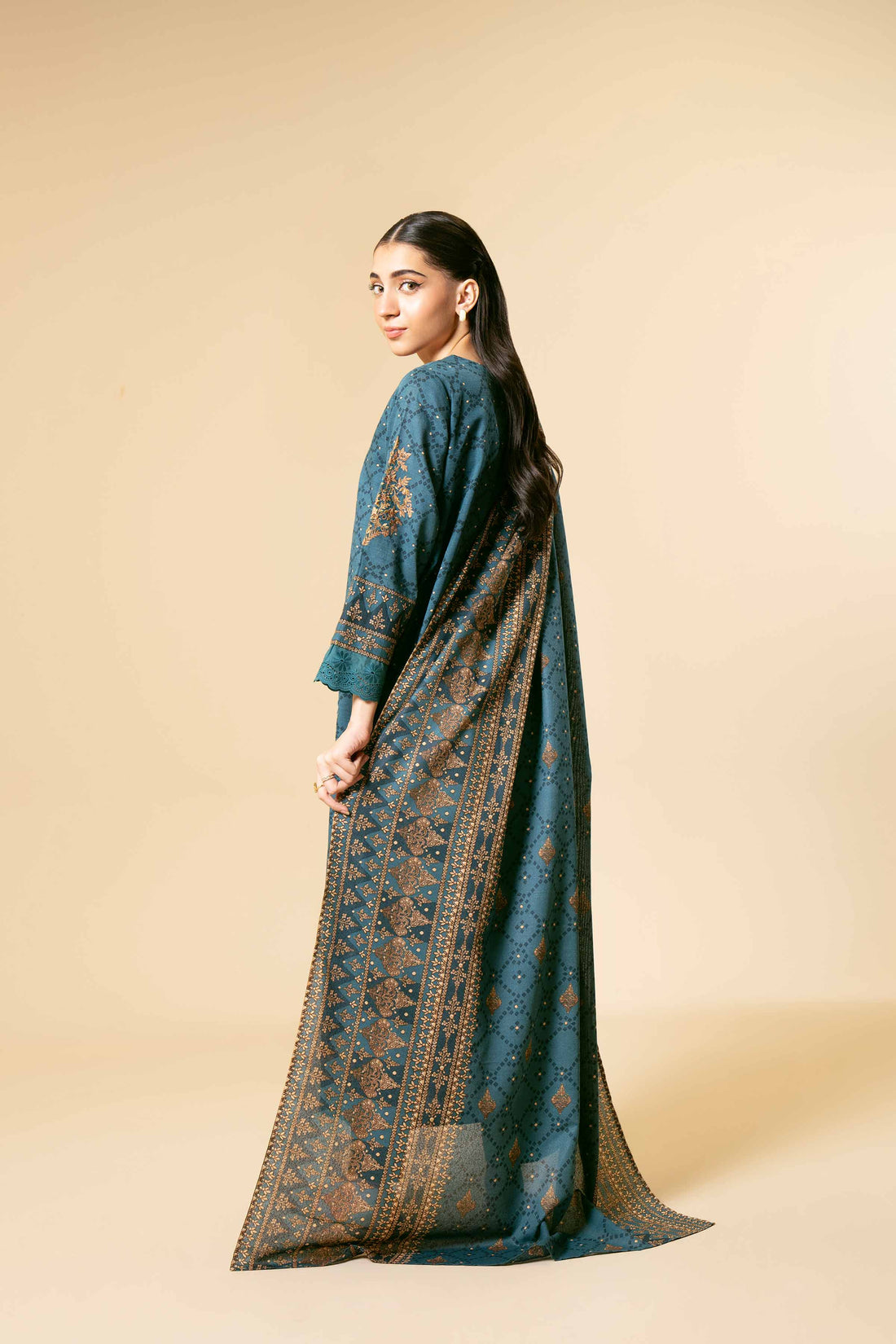 Nishat Linen | Naqsh Winter 2024 | Suit - 42404119