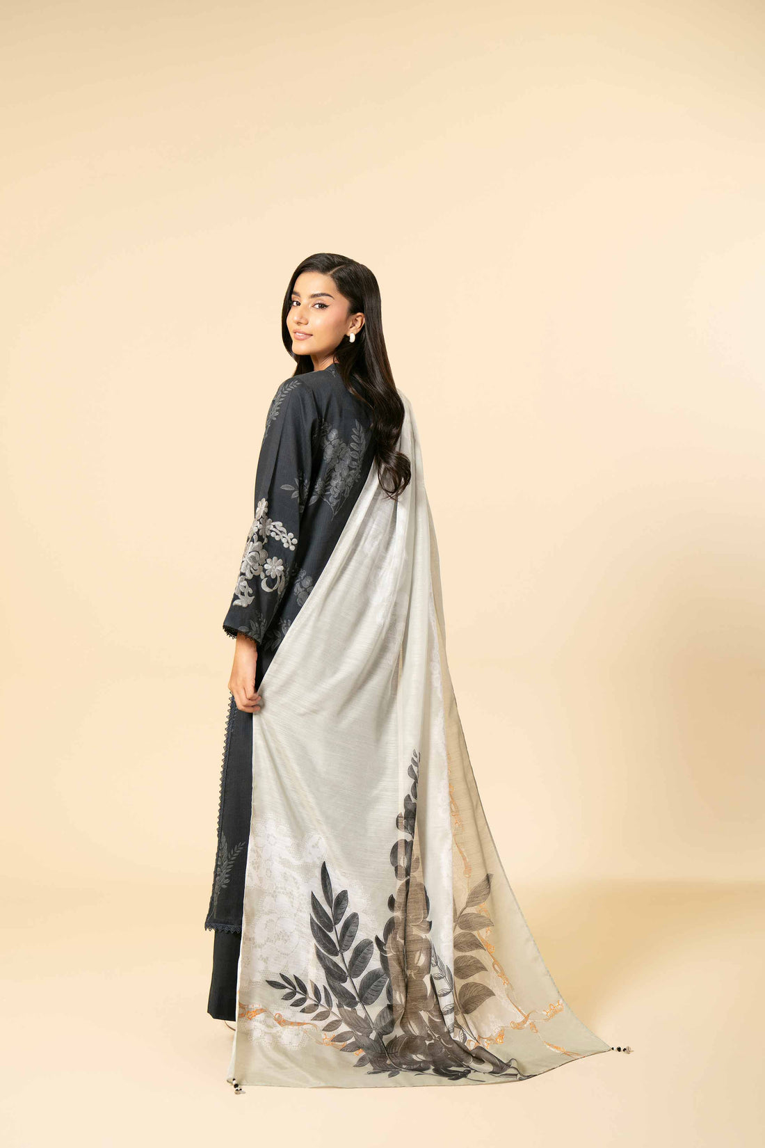 Nishat Linen | Naqsh Winter 2024 | Suit - 42404158