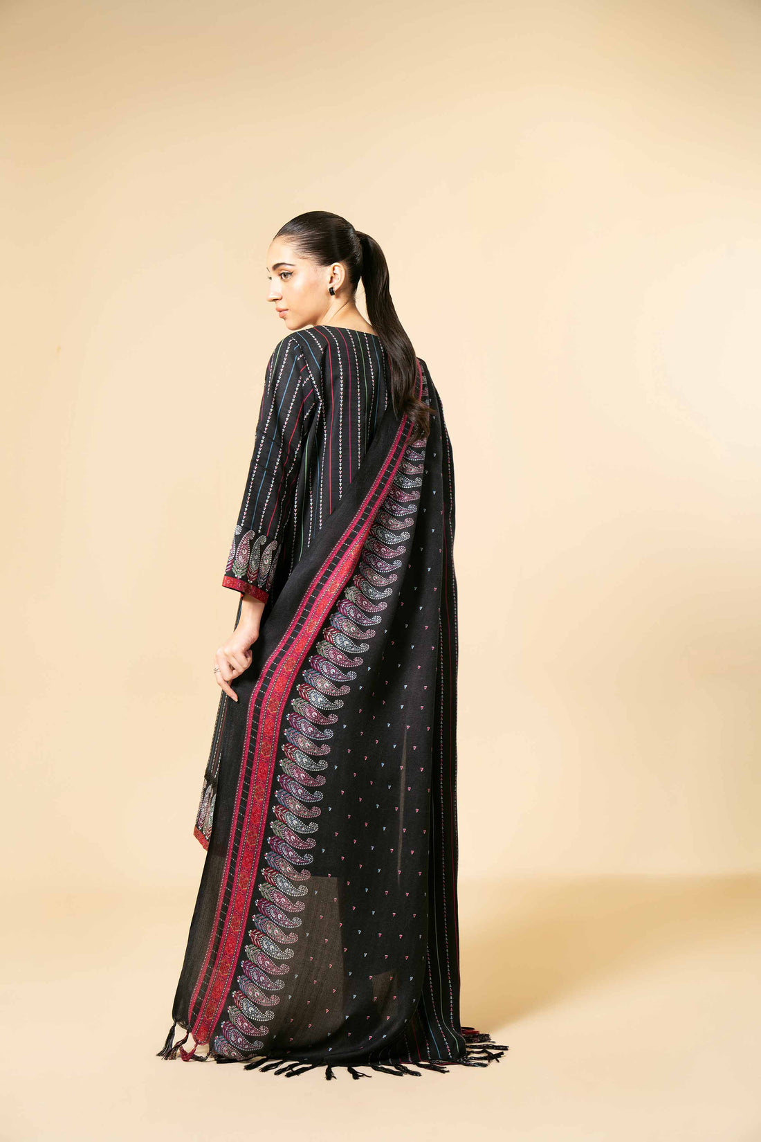 Nishat Linen | Naqsh Winter 2024 | Suit - 42404181