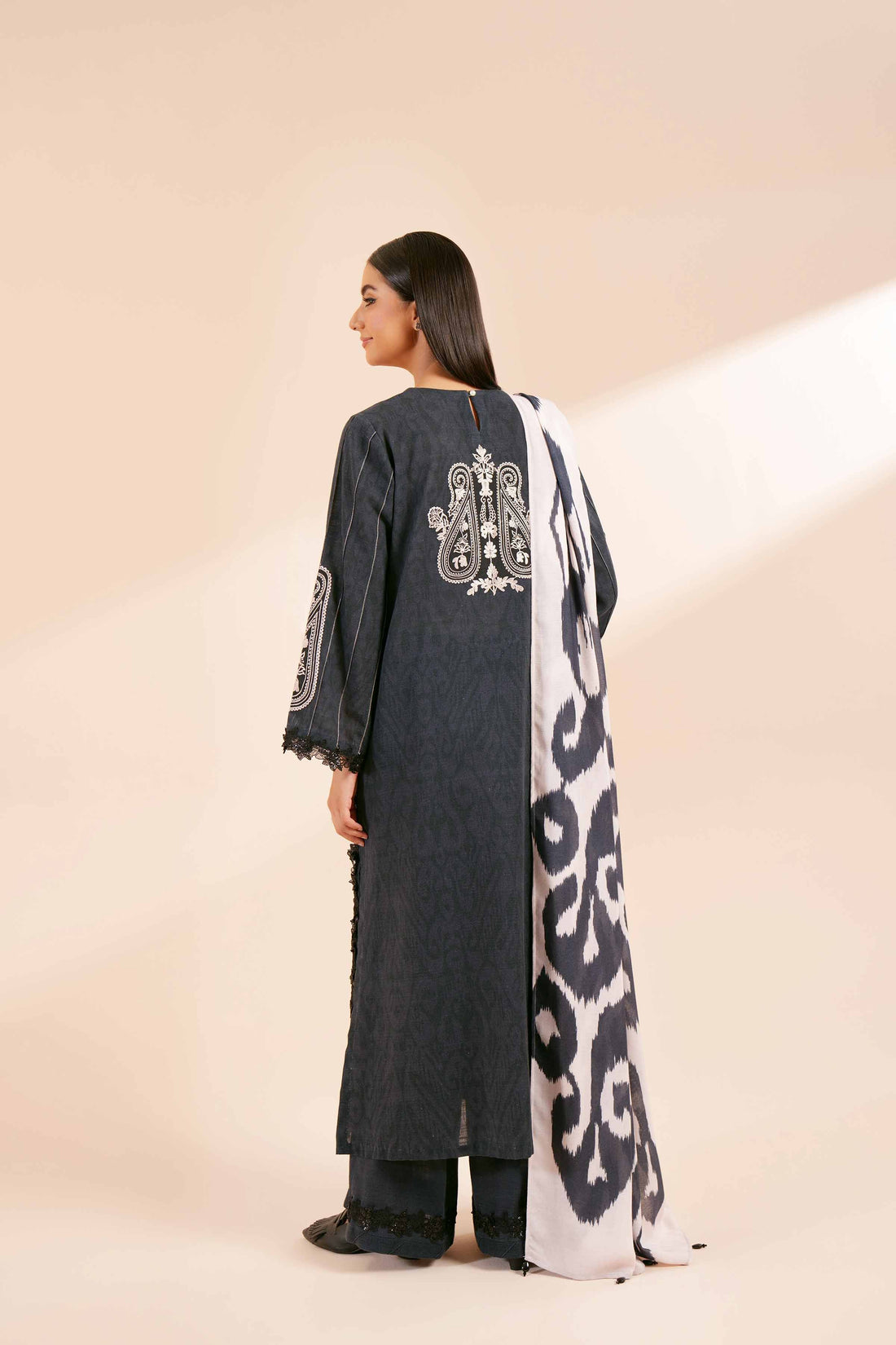 Nishat Linen | Naqsh Winter 2024 | Suit - 42404199