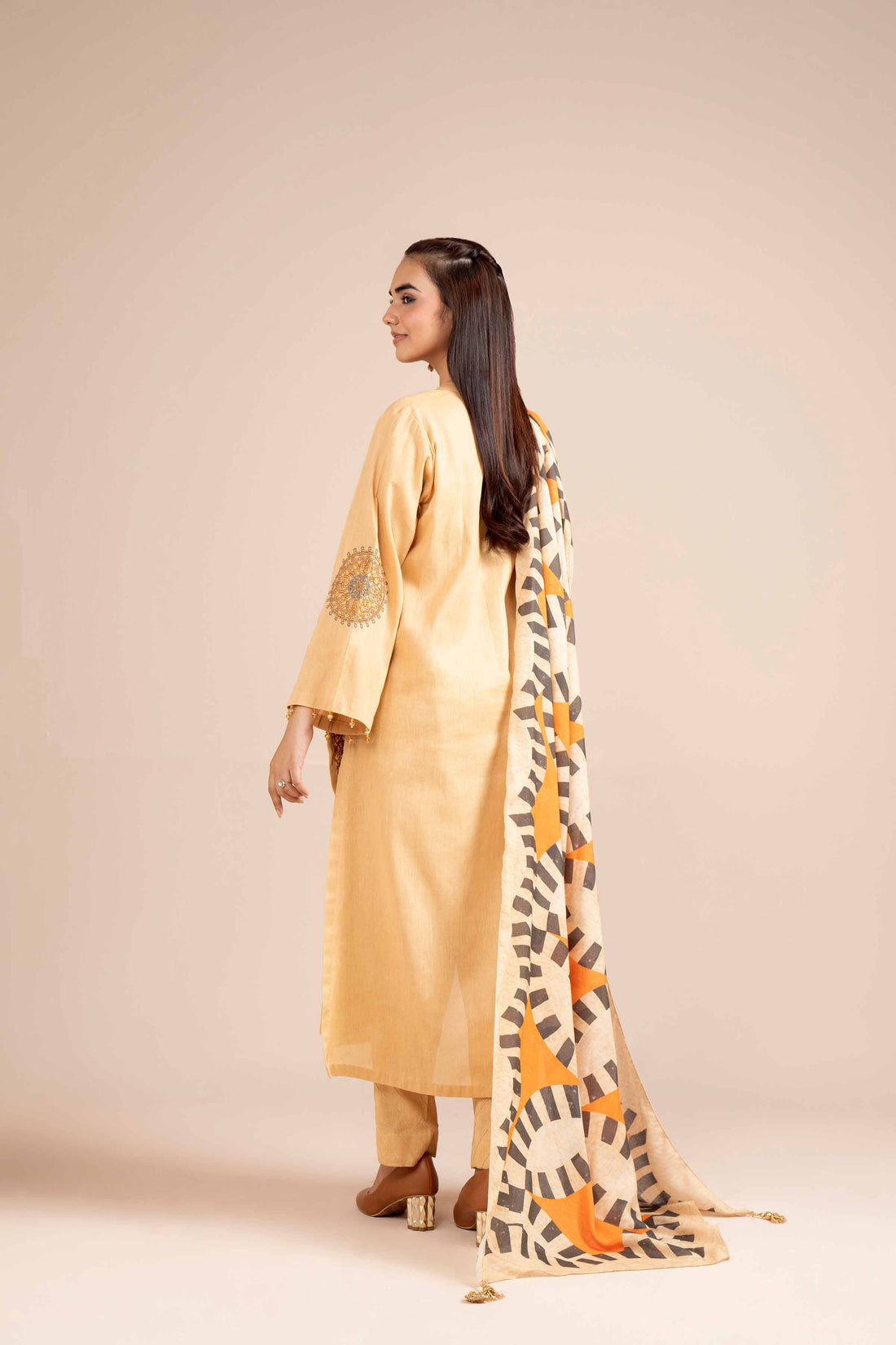 Nishat Linen | Naqsh Winter 2024 | Suit - 42404235