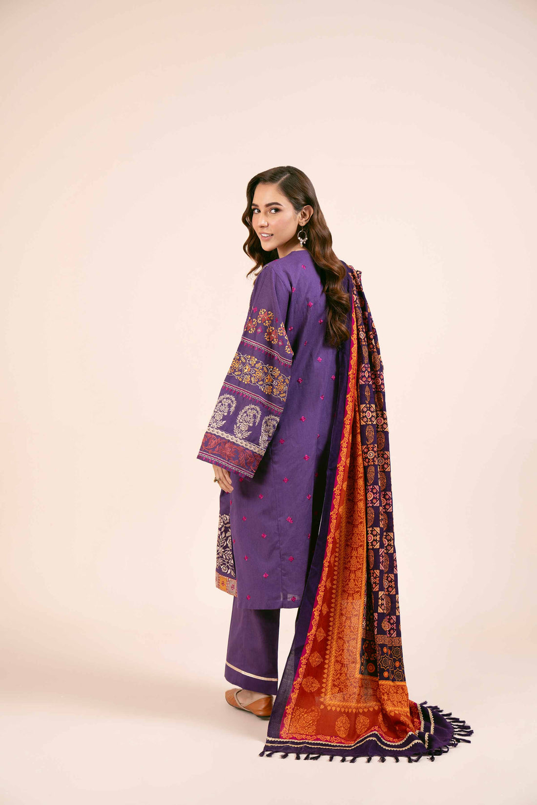 Nishat Linen | Naqsh Winter 2024 | Suit - 42404259