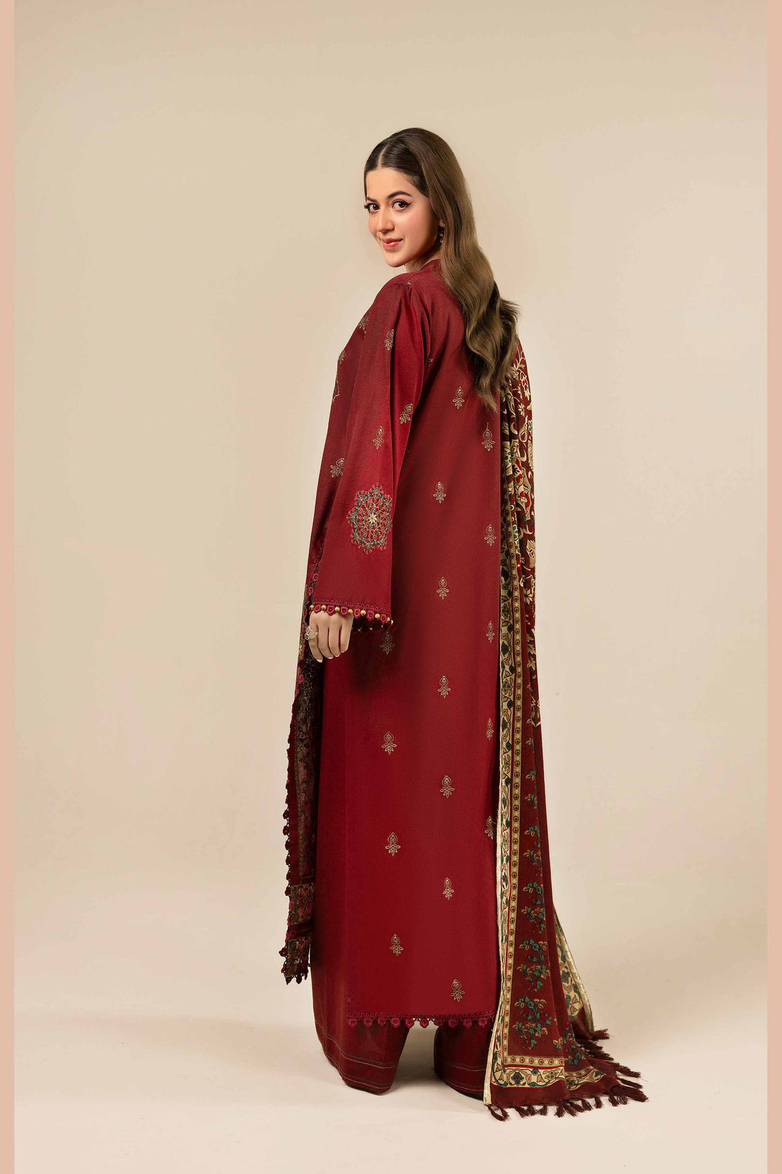 Nishat Linen | Naqsh Winter 2024 | Suit - 42404267