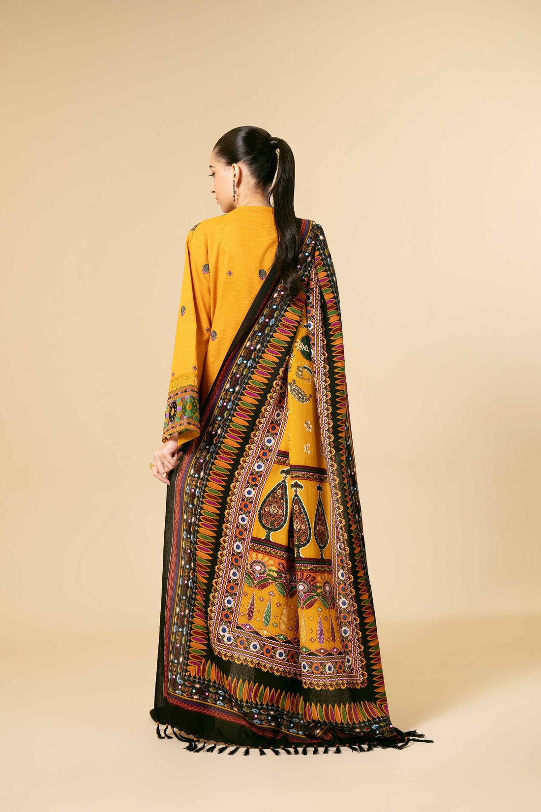 Nishat Linen | Naqsh Winter 2024 | Suit - 42404268