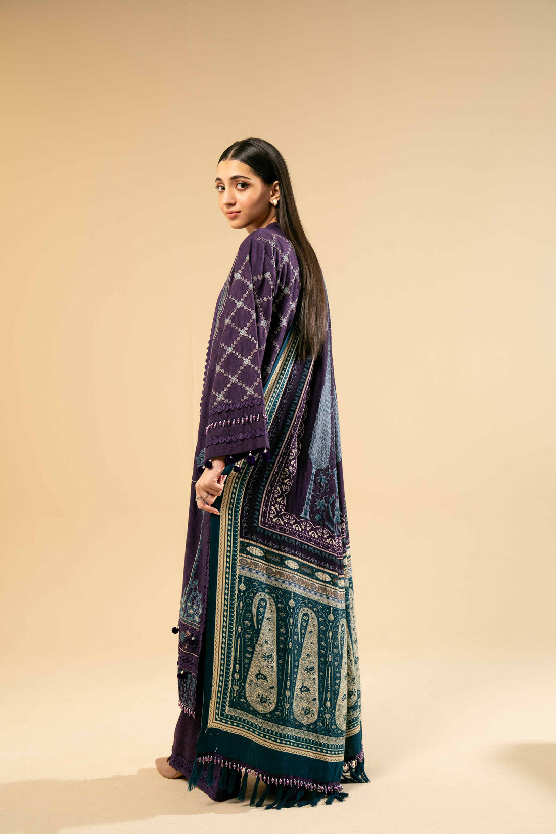 Nishat Linen | Naqsh Winter 2024 | Suit - 42404275