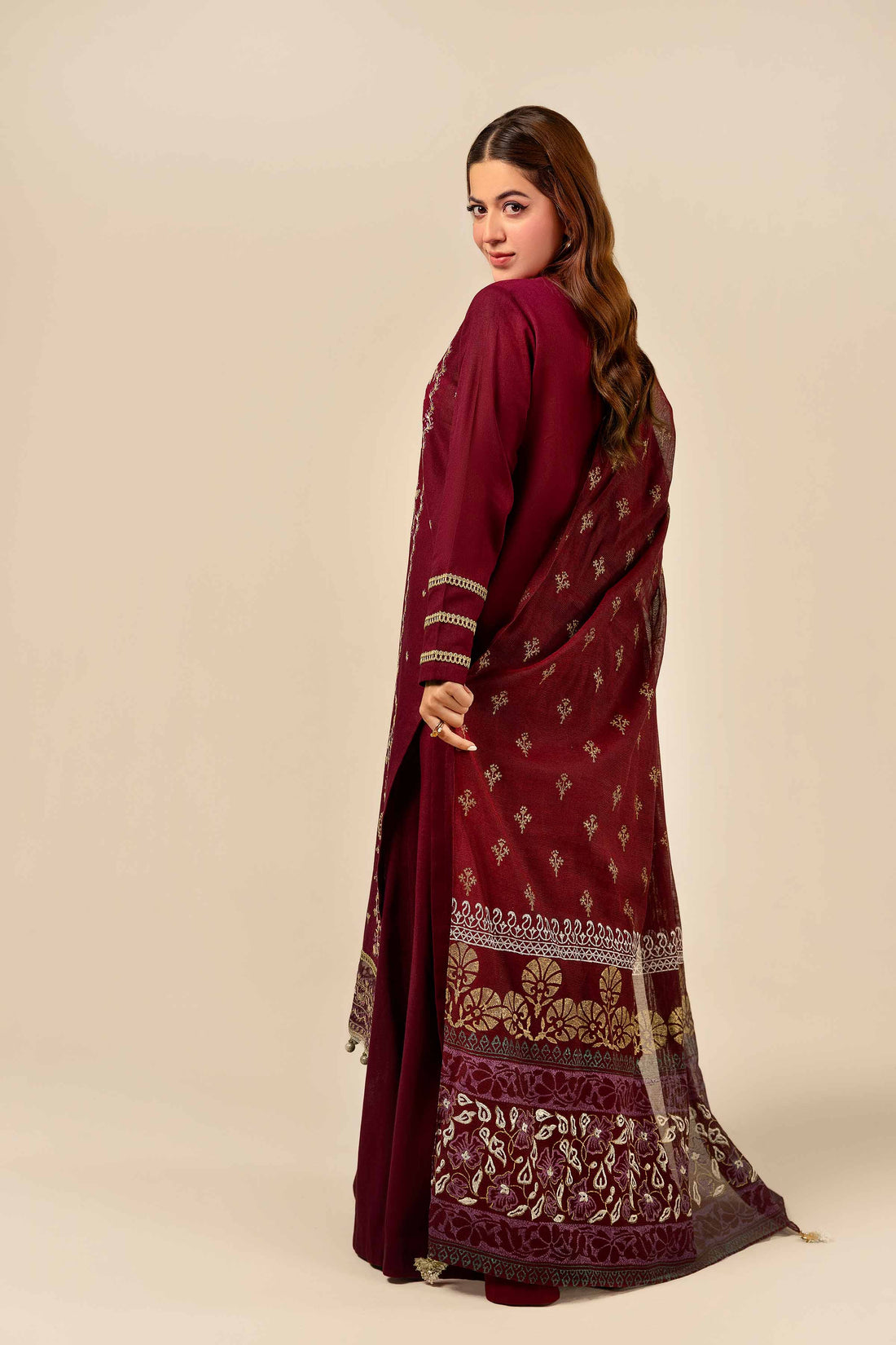 Nishat Linen | Naqsh Winter 2024 | Suit - 42404309