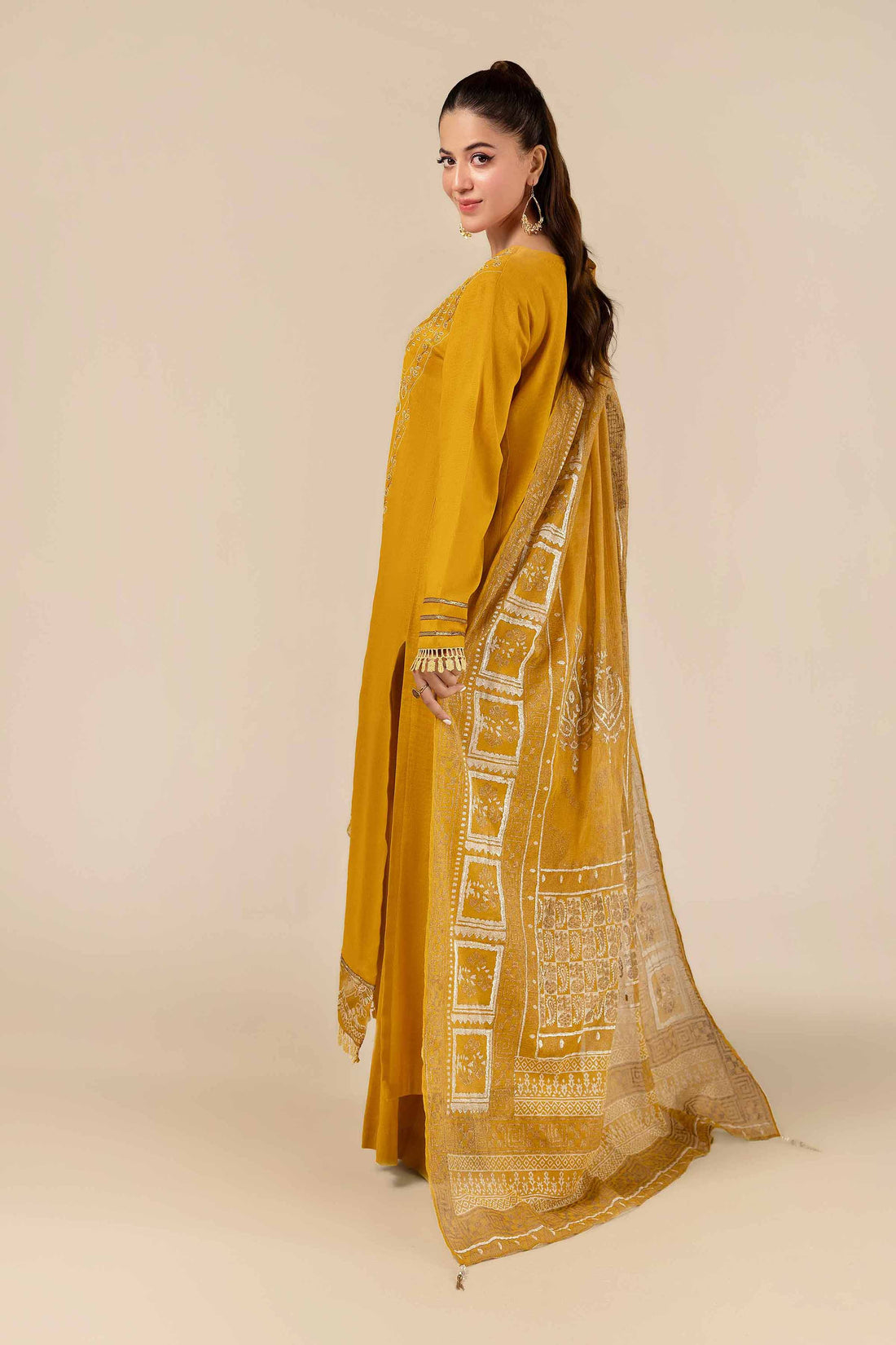 Nishat Linen | Naqsh Winter 2024 | Suit - 42404310