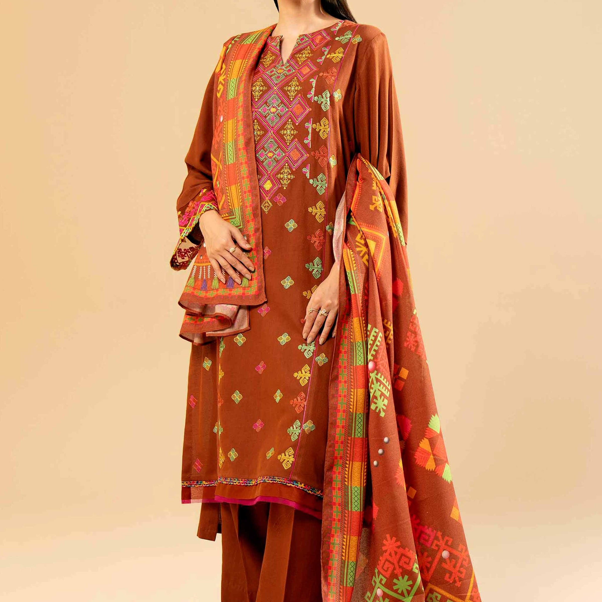 Nishat Linen | Naqsh Winter 2024 | Suit - 42404330