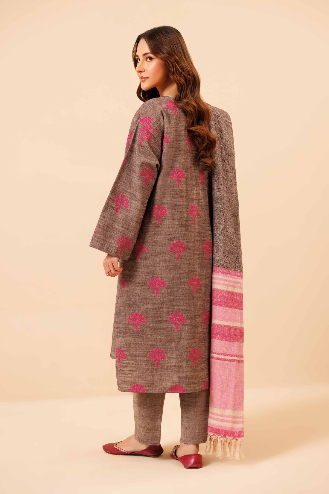 Nishat Linen | Naqsh Winter 2024 | Suit - 42404338