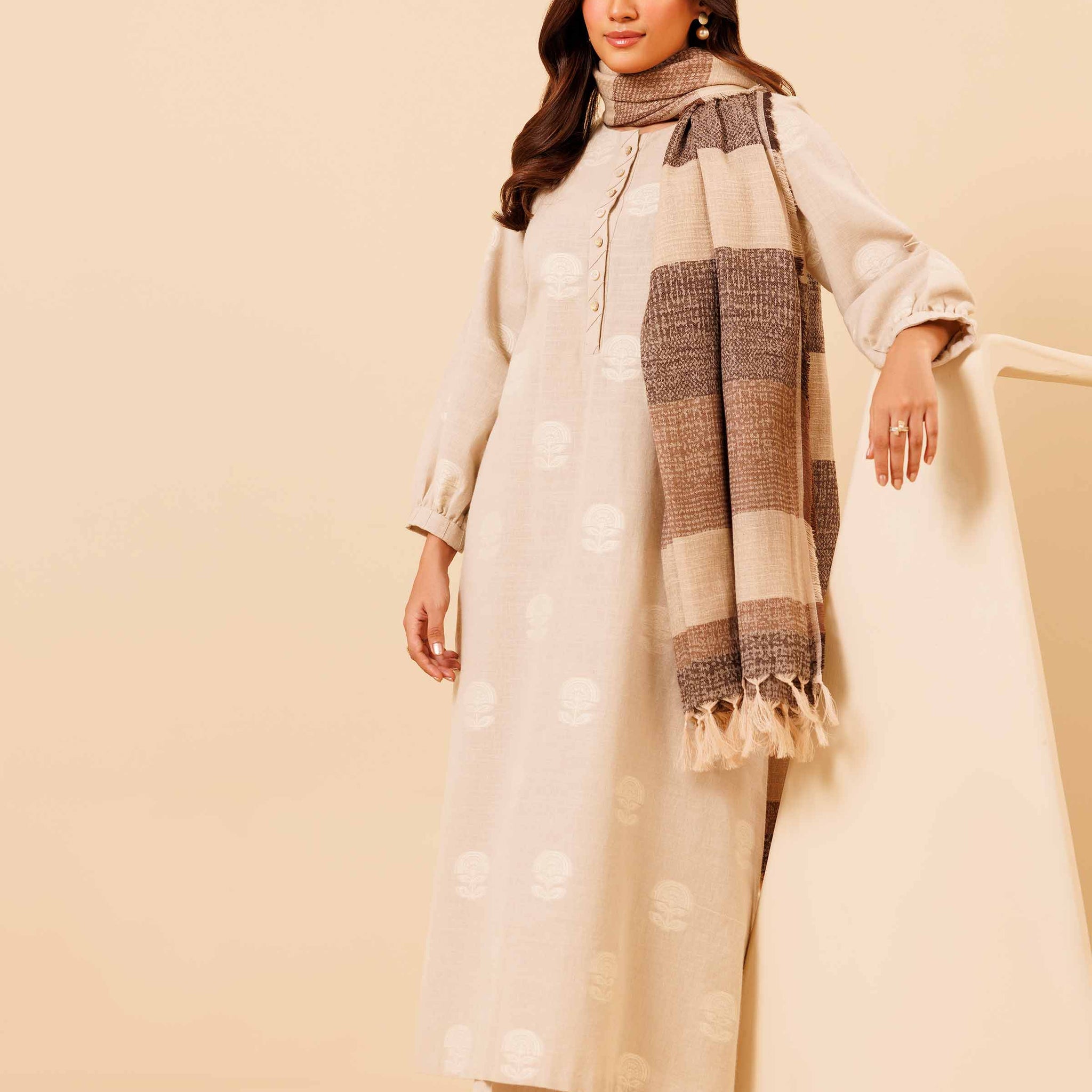 Nishat Linen | Naqsh Winter 2024 | Suit - 42404344