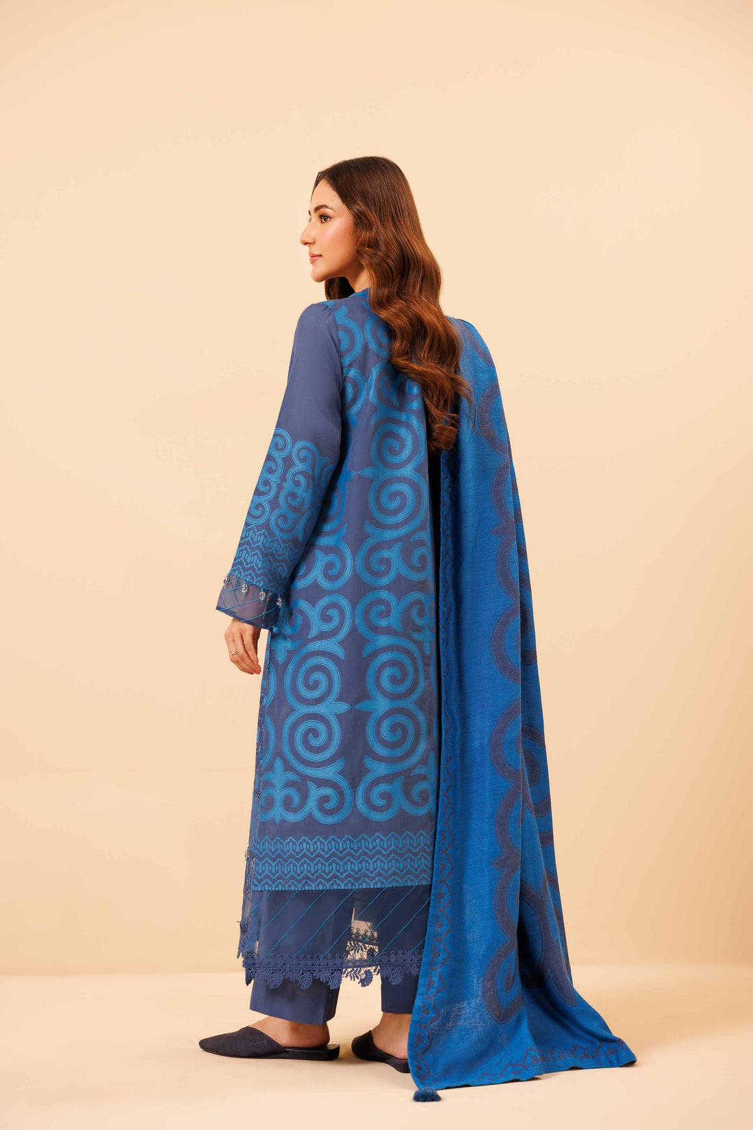 Nishat Linen | Naqsh Winter 2024 | Suit - 42404359