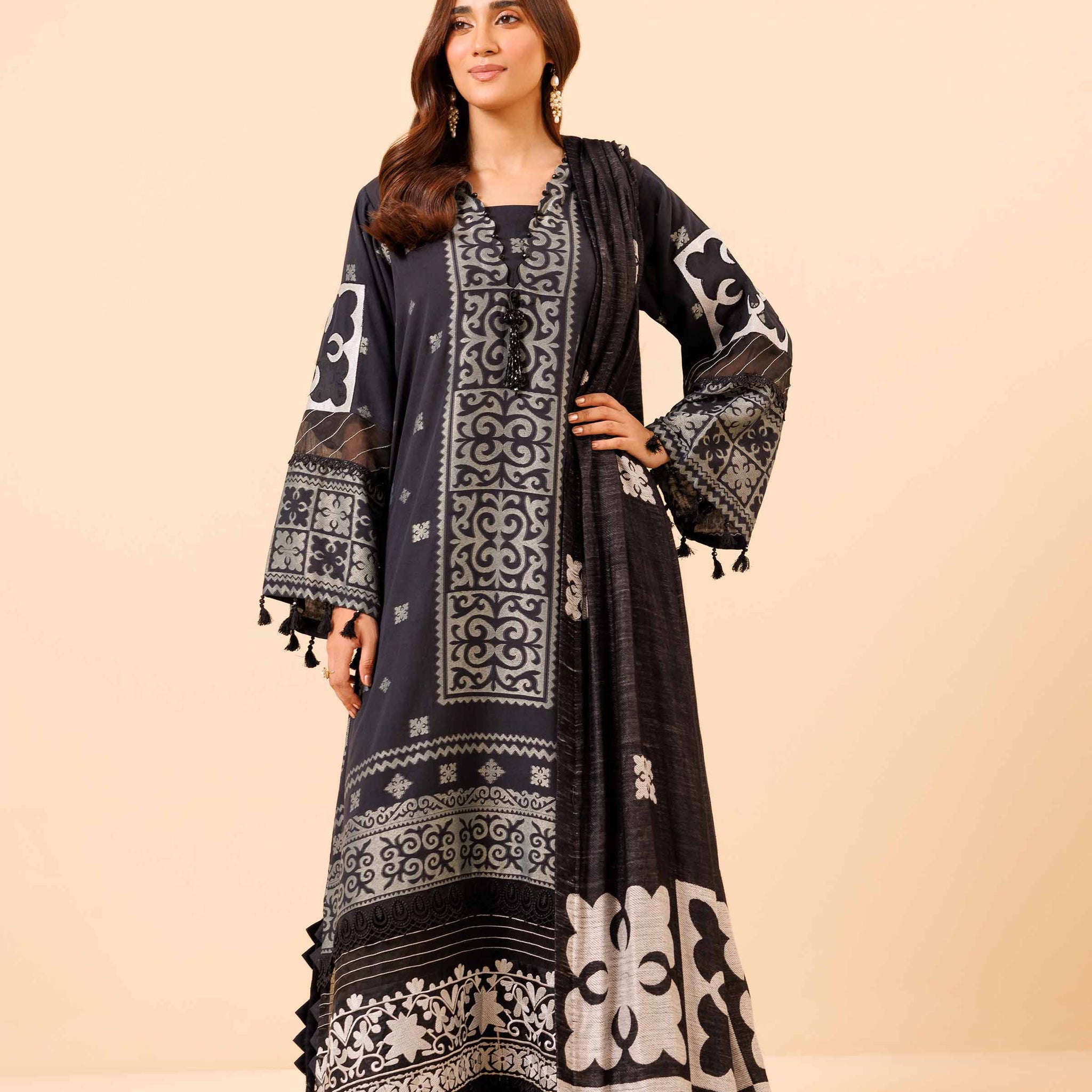 Nishat Linen | Naqsh Winter 2024 | Suit - 42404361