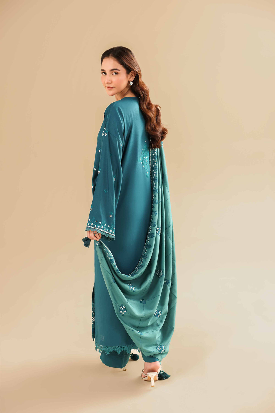 Nishat Linen | Naqsh Winter 2024 | Suit - 42404371