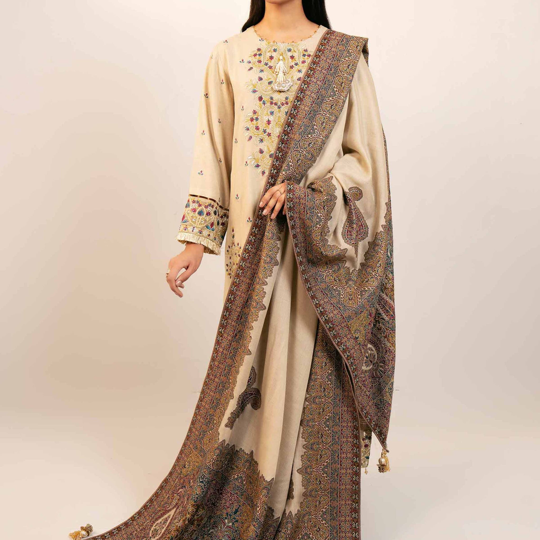 Nishat Linen | Naqsh Winter 2024 | Suit - 42404383