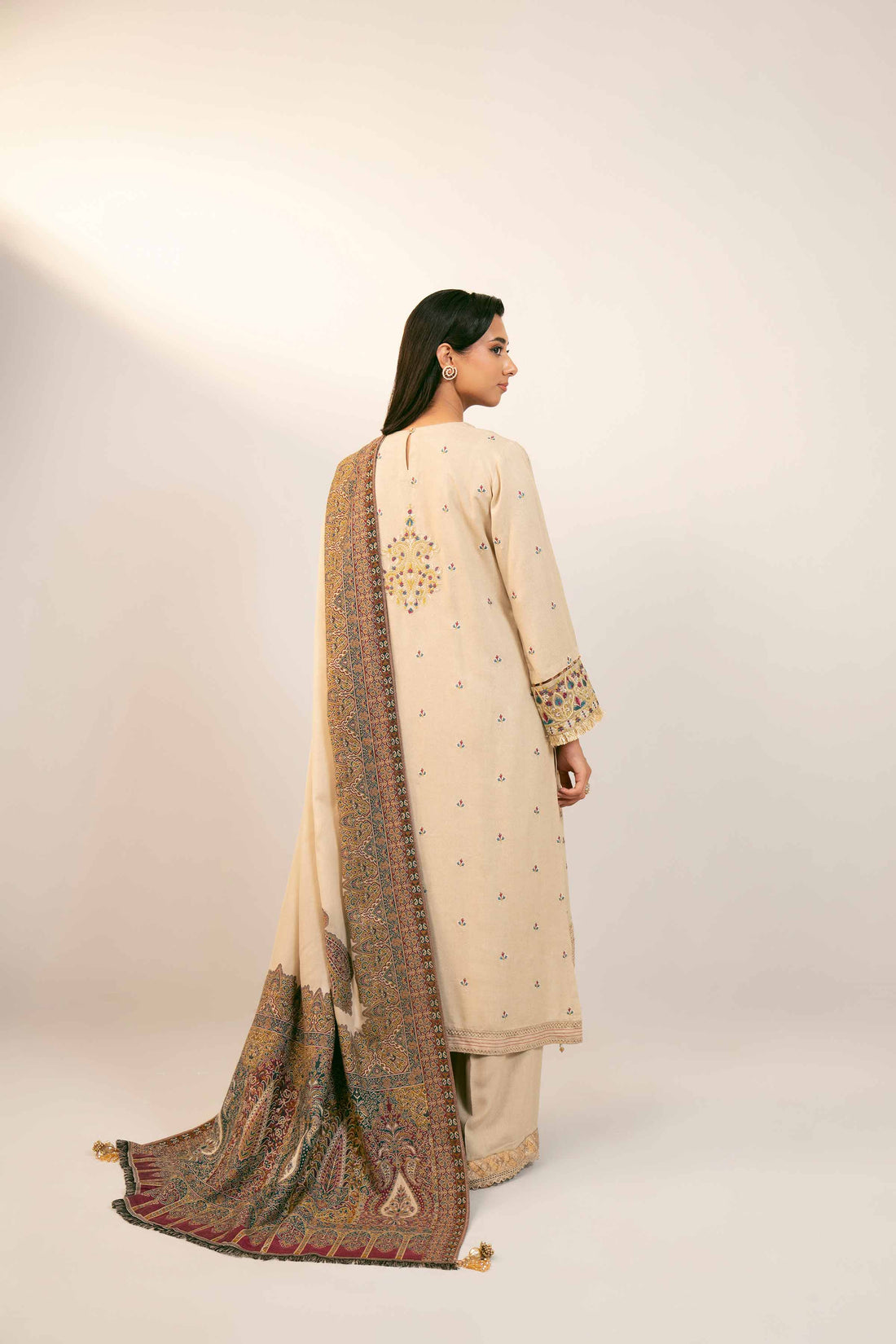 Nishat Linen | Naqsh Winter 2024 | Suit - 42404383