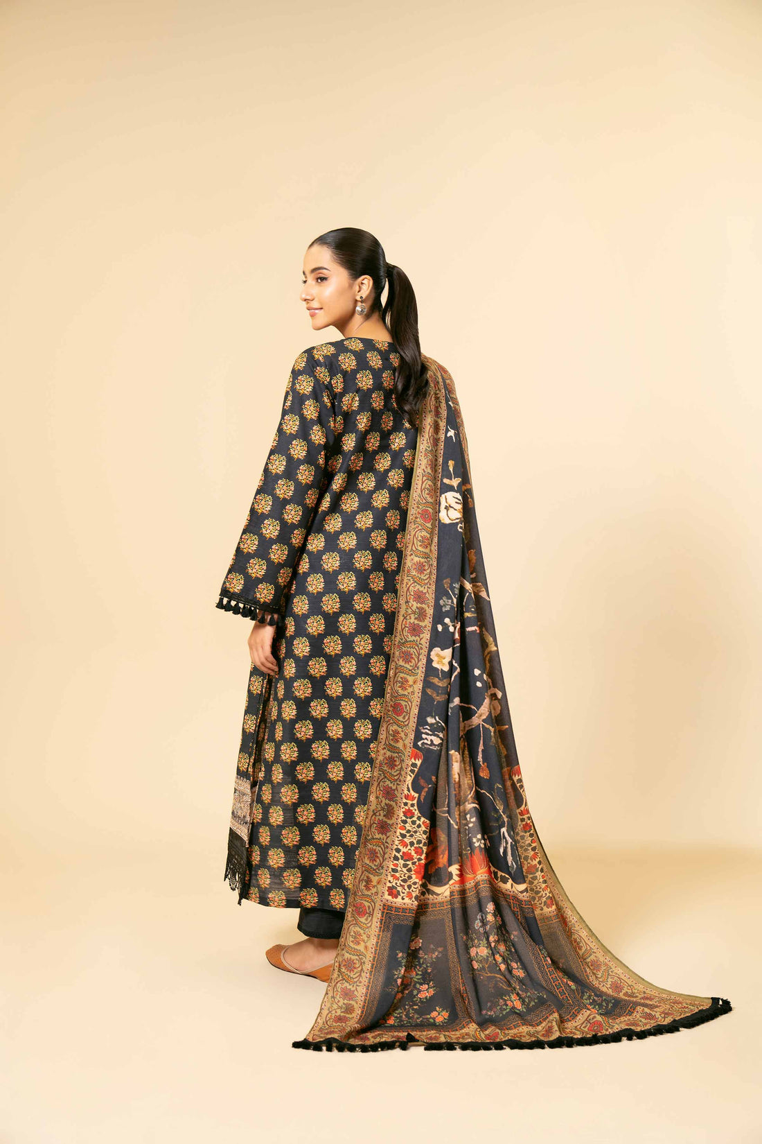 Nishat Linen | Naqsh Winter 2024 | Suit - 42404935