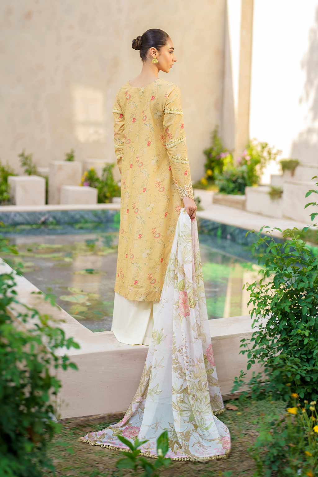 Iznik | Festive lawn 24 | SFL-09 - Pakistani Clothes for women, in United Kingdom and United States