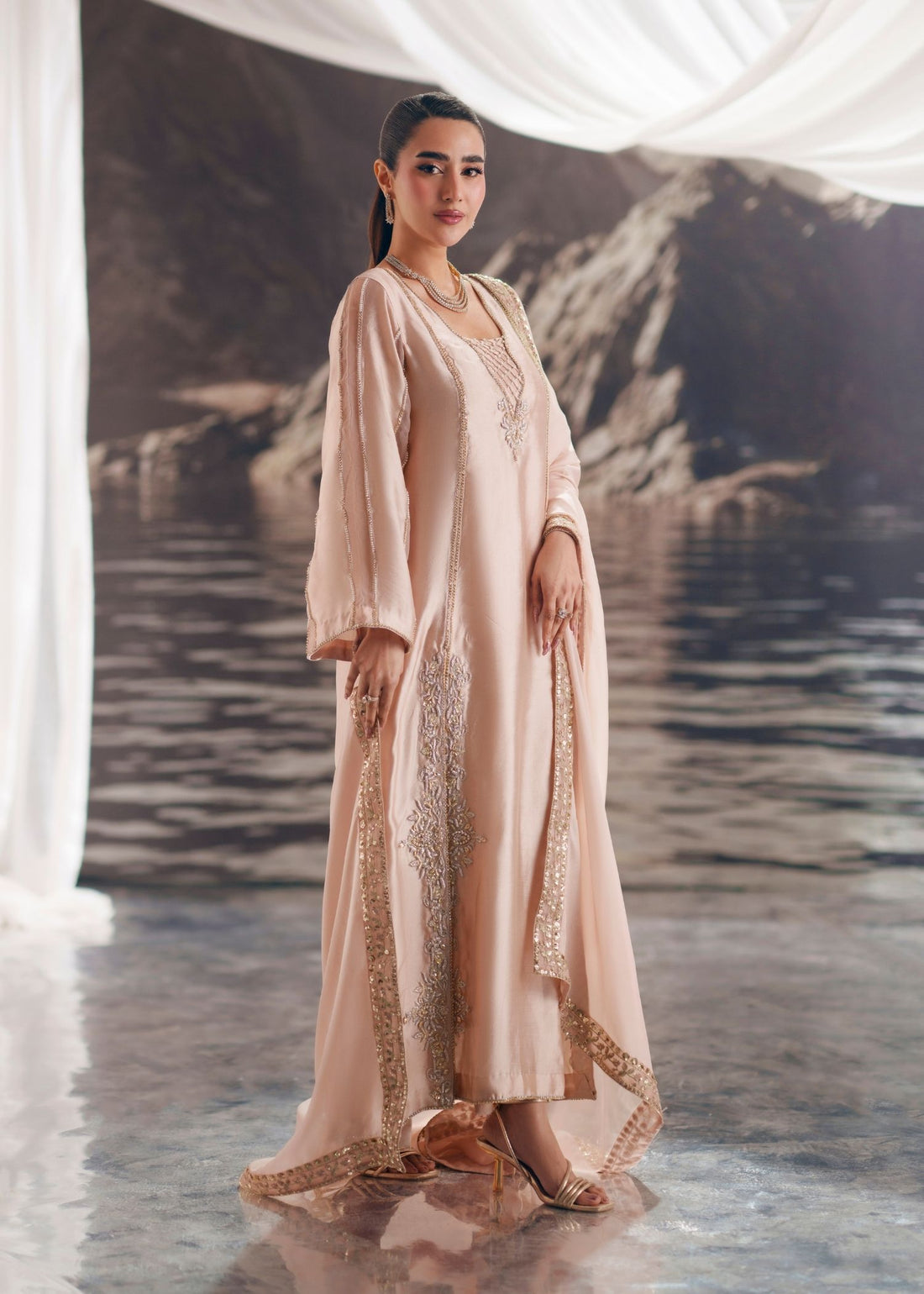 Mehak Yaqoob | Enchante Luxe Edit | Fiona