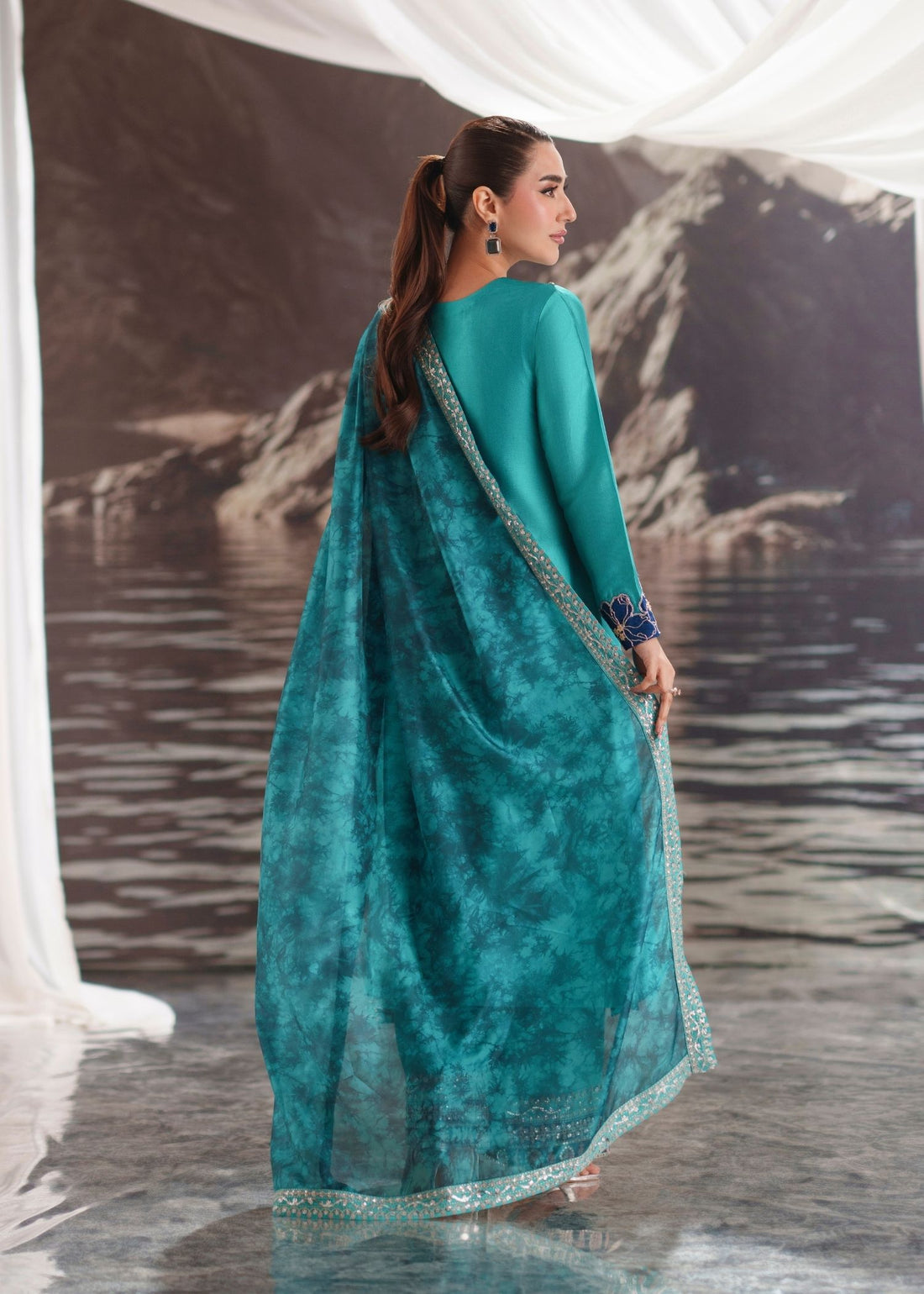 Mehak Yaqoob | Enchante Luxe Edit | Lumi